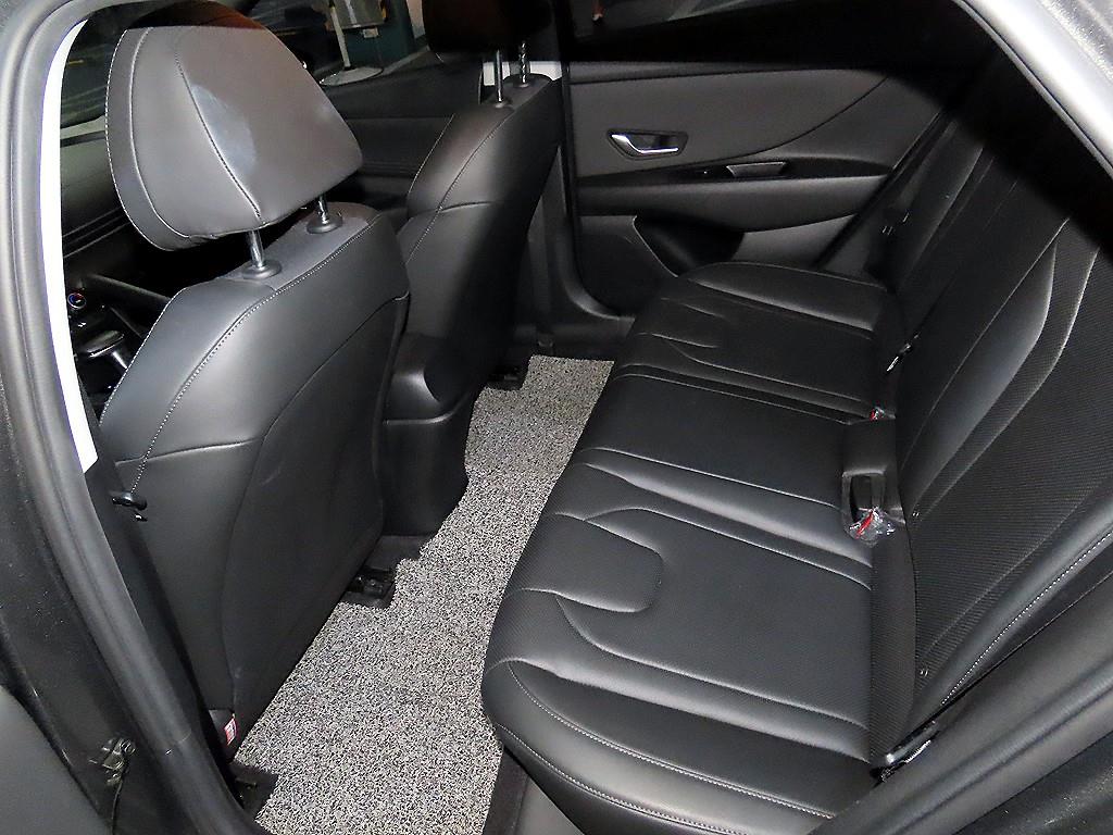 HYUNDAI Avante - Vista 7