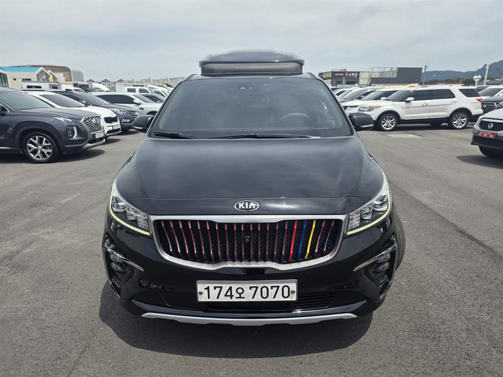 KIA Carnival - Vista 3