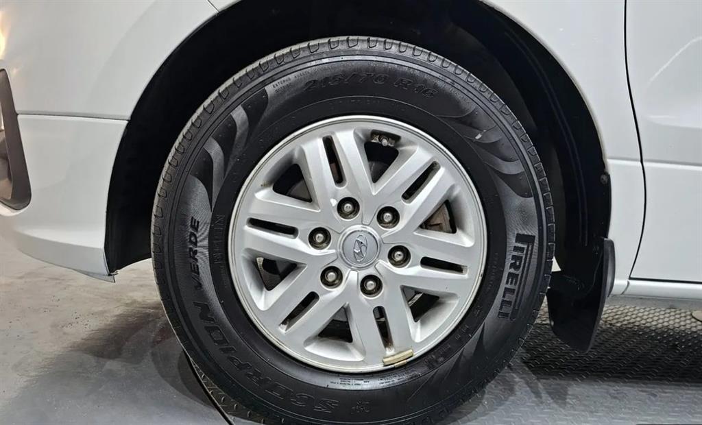 HYUNDAI Starex - Vista 5
