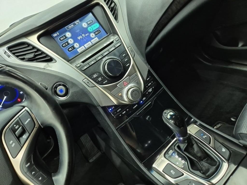 HYUNDAI Grandeur - Vista 10