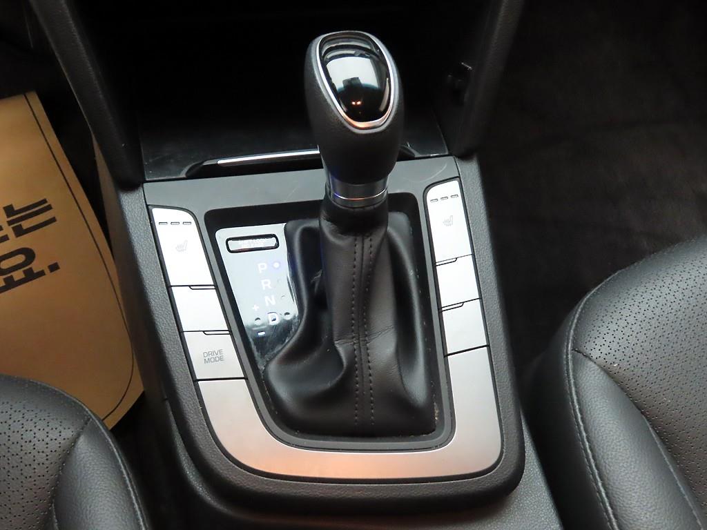 HYUNDAI Avante - Vista 11