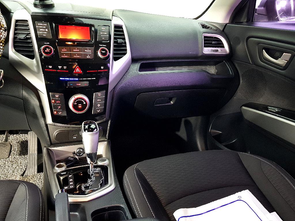 Ssangyong Tivoli - Vista 10
