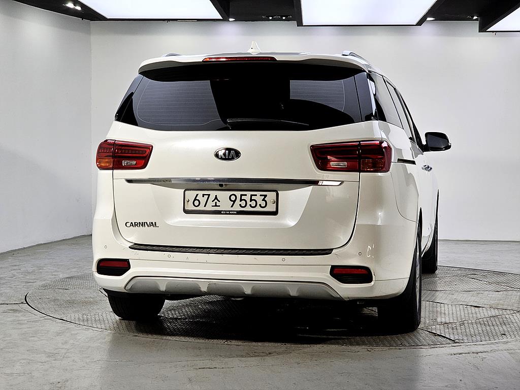 KIA Carnival - Vista 3