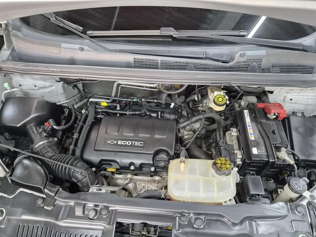 Chevrolet Trax 2015 Plateado - Importación desde Corea - HF Imports Iquique - Foto 18