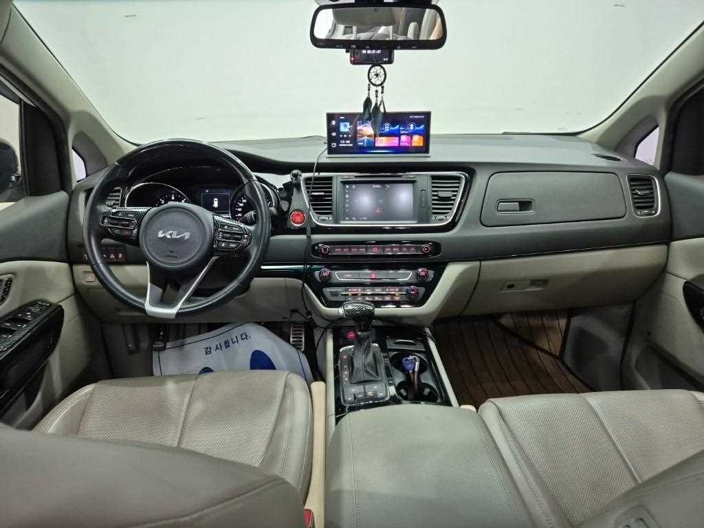 KIA Carnival - Vista 7