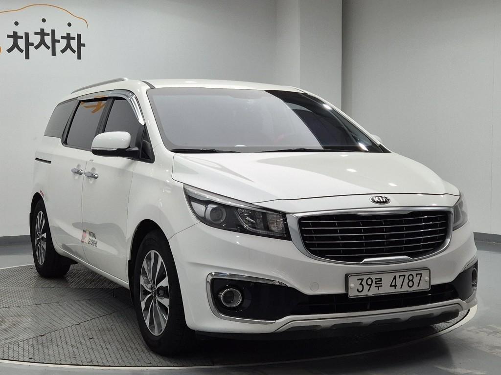 KIA Carnival - Vista 4