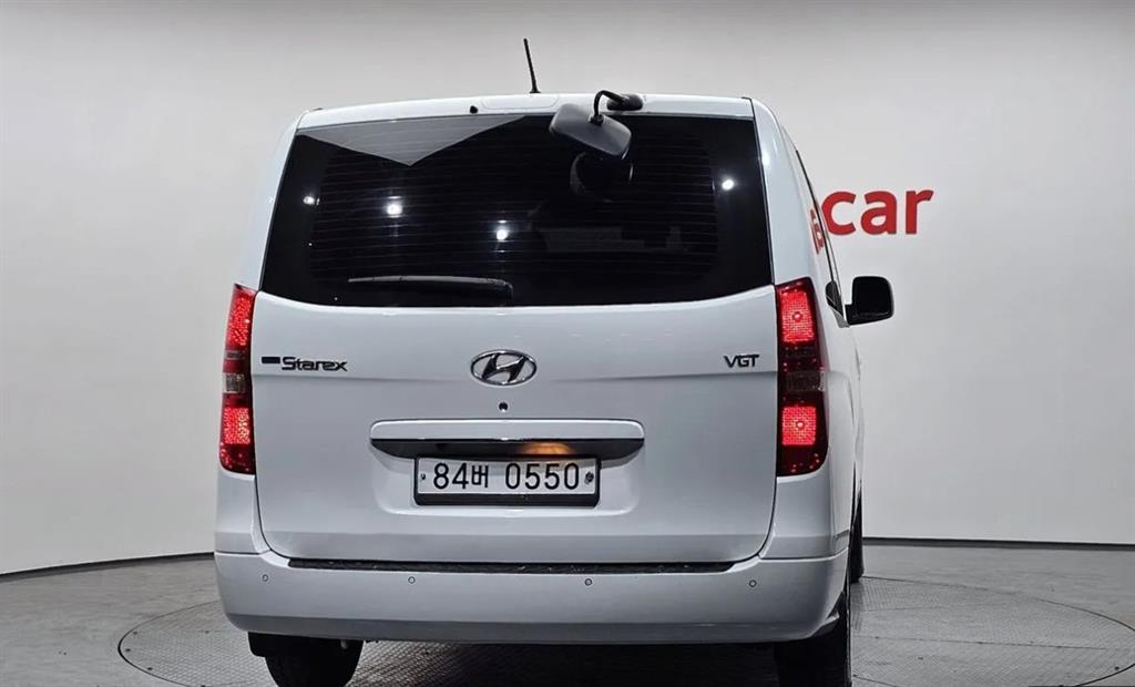 HYUNDAI Starex - Vista 4