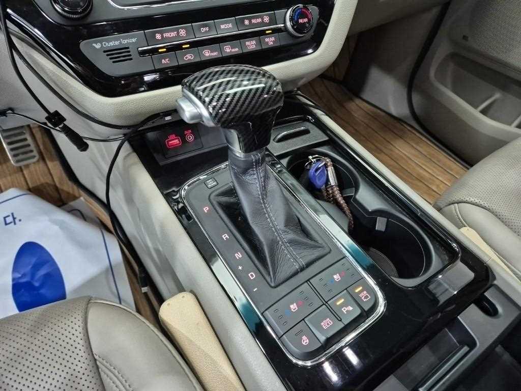 KIA Carnival - Vista 8