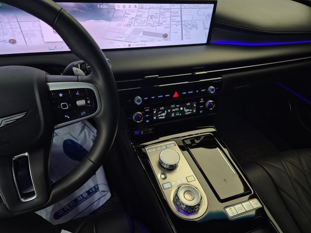 Genesis G80 - Vista 10