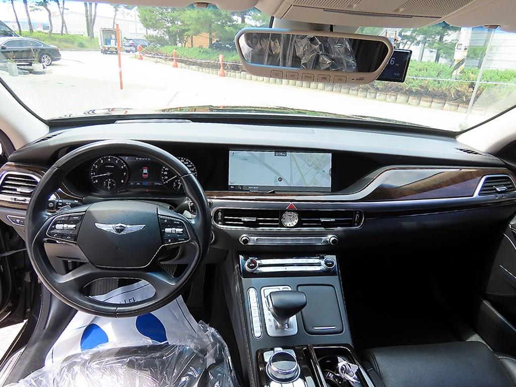 Genesis G90 - Vista 7