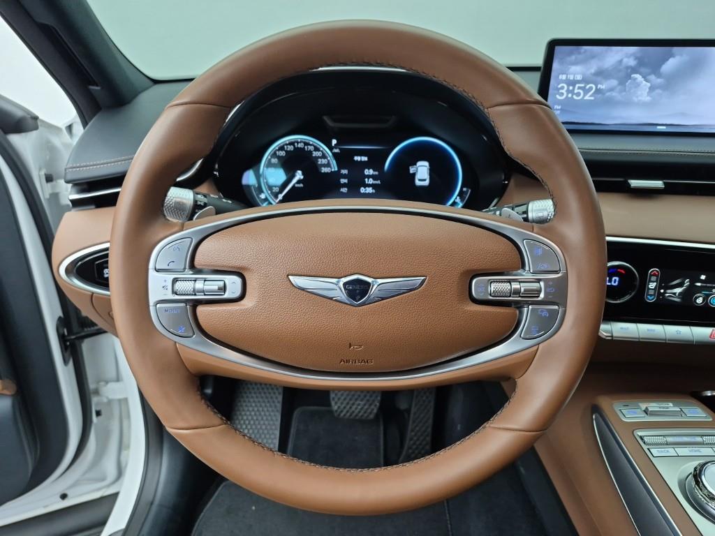 Genesis GV70 - Vista 9