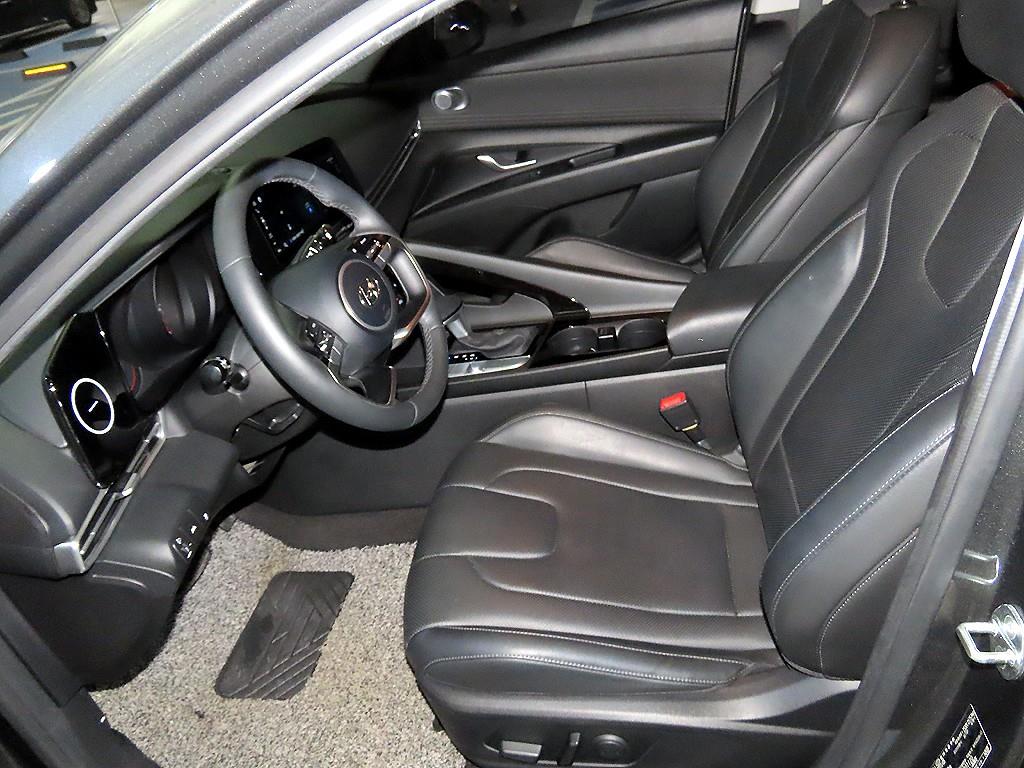 HYUNDAI Avante - Vista 6