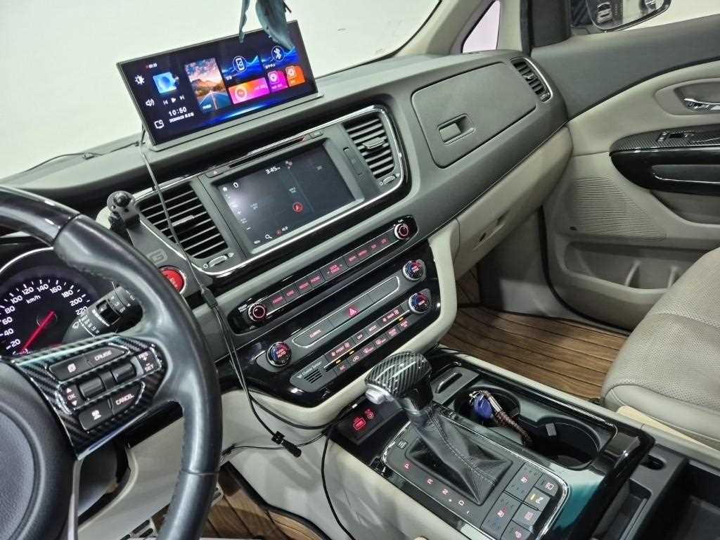KIA Carnival - Vista 10