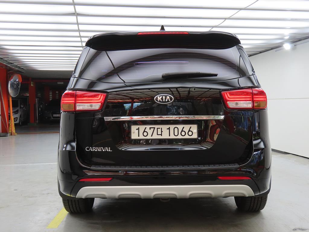KIA Carnival - Vista 3
