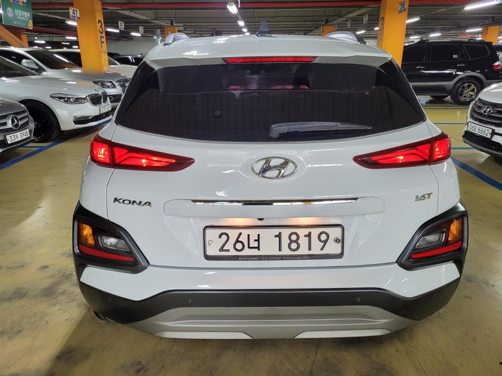 HYUNDAI Kona - Vista 3