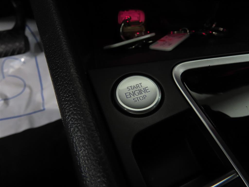 Volkswagen Jetta - Vista 11