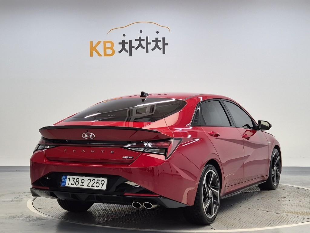 HYUNDAI Avante - Vista 3