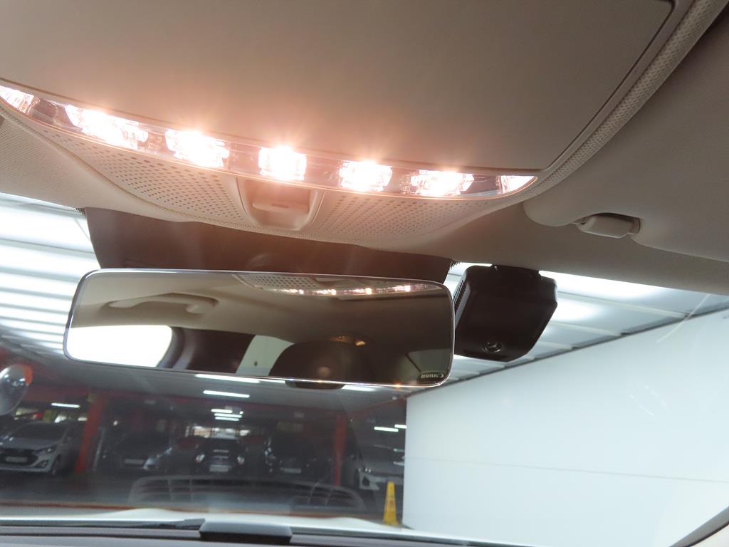 Mercedes Benz CLS Class - Vista 11