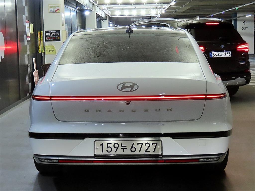 HYUNDAI Grandeur - Vista 5