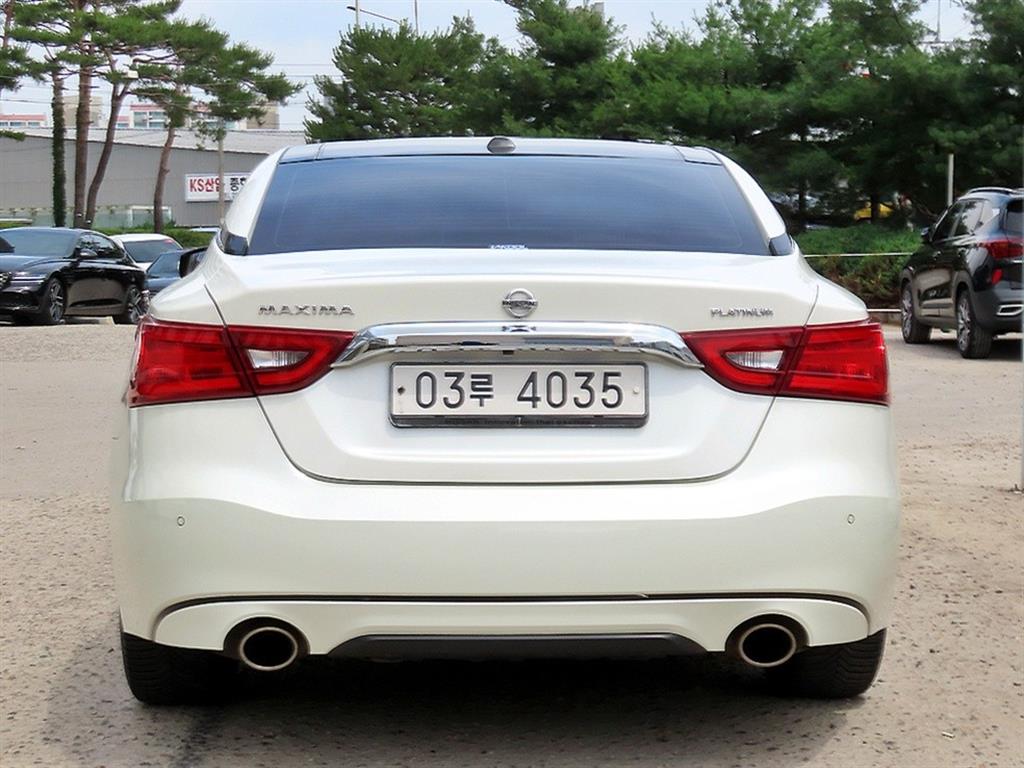 Nissan Maxima - Vista 4