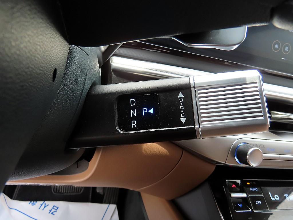 HYUNDAI Grandeur - Vista 10