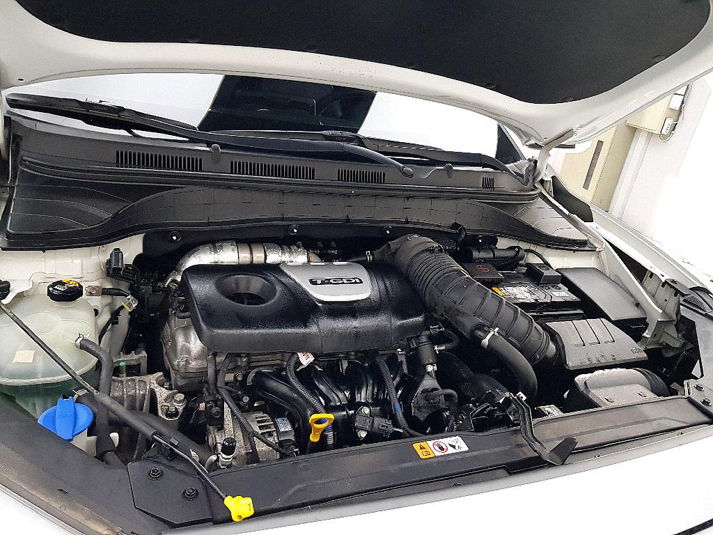 HYUNDAI Kona - Vista 6