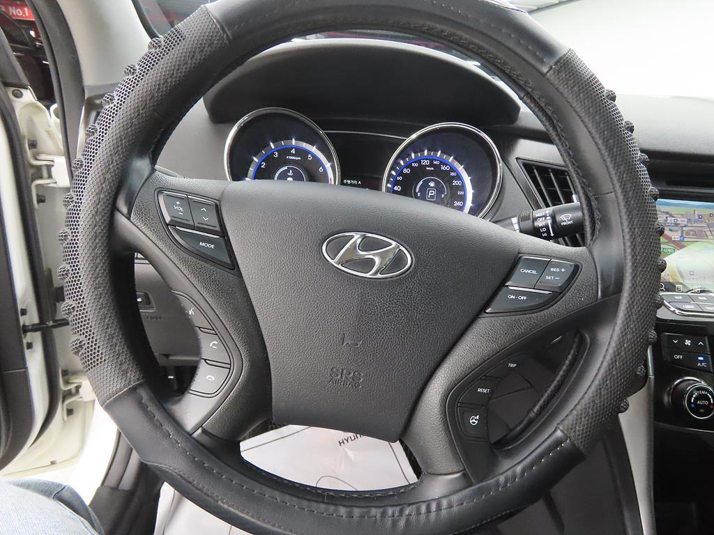 HYUNDAI Sonata - Vista 8