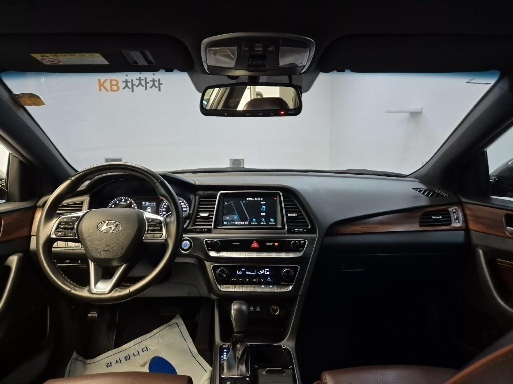 HYUNDAI Sonata - Vista 7