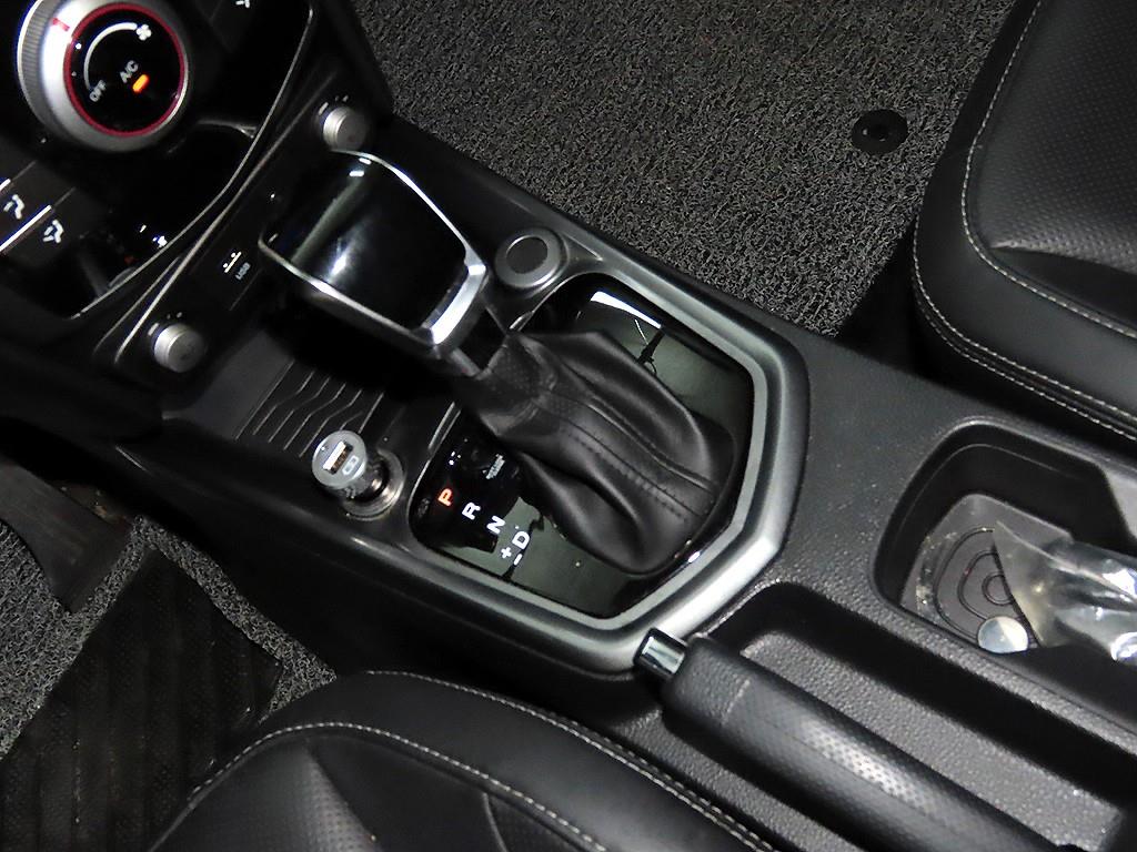 Ssangyong Tivoli - Vista 12