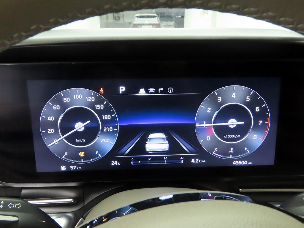 KIA Carnival - Vista 5