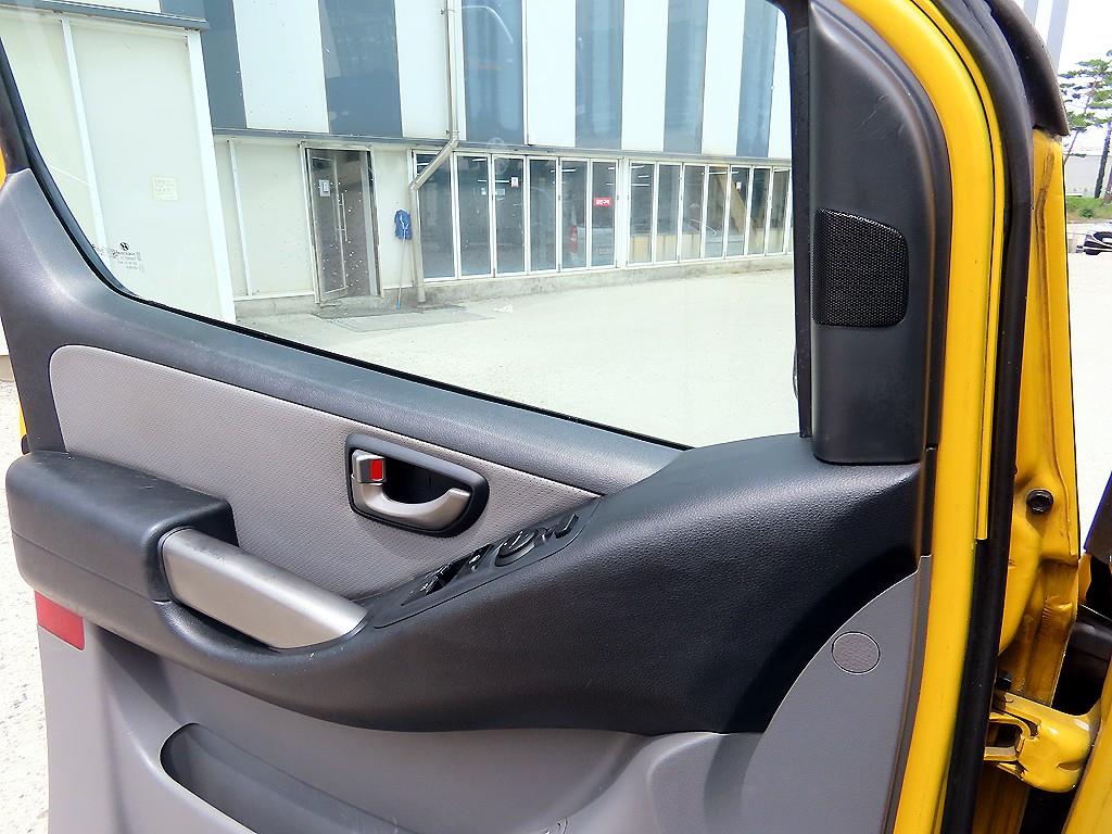 HYUNDAI Starex - Vista 12