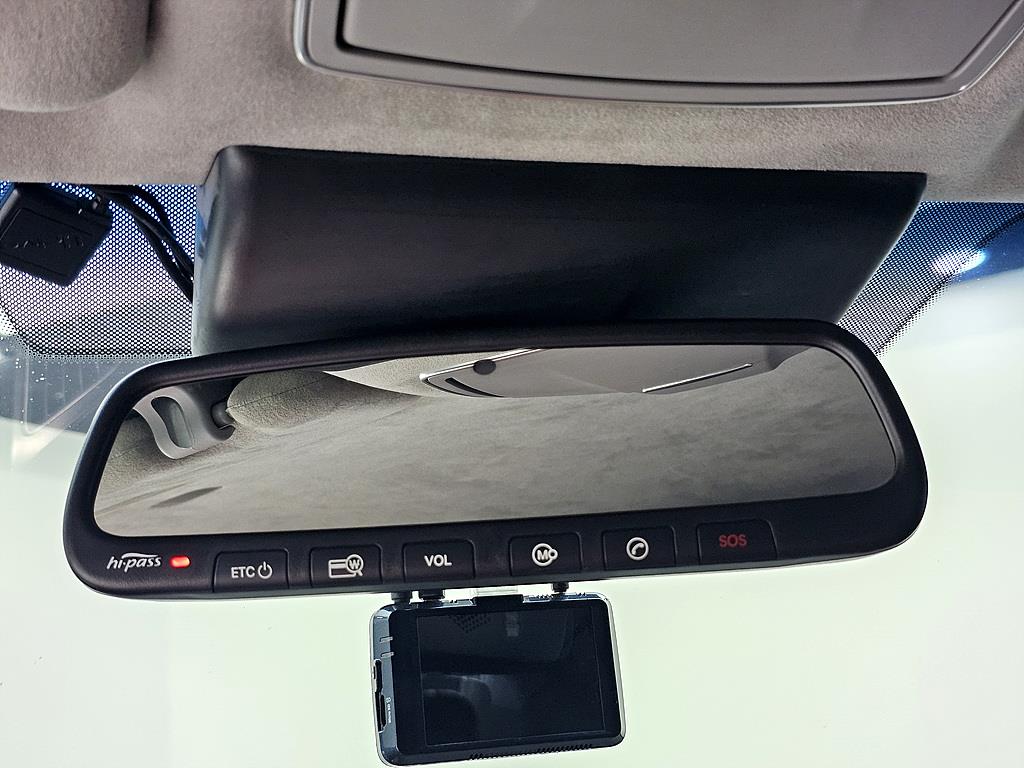 HYUNDAI Equus - Vista 12