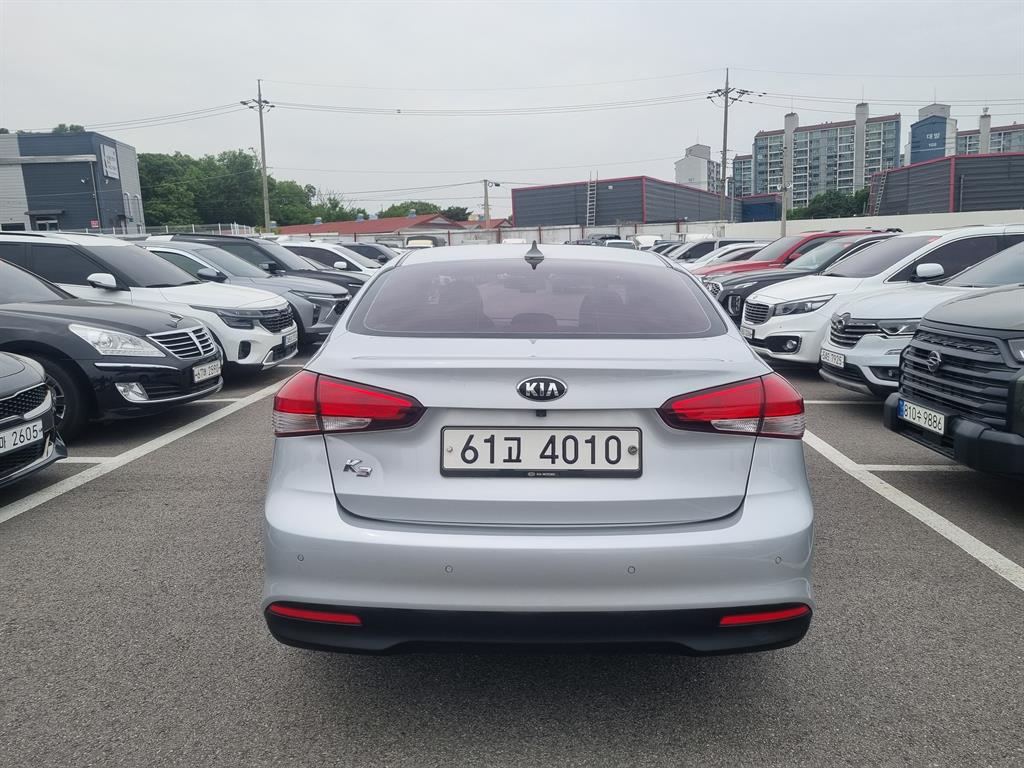 KIA K3 - Vista 6