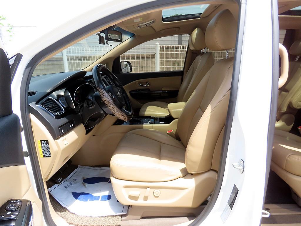 KIA Carnival - Vista 5