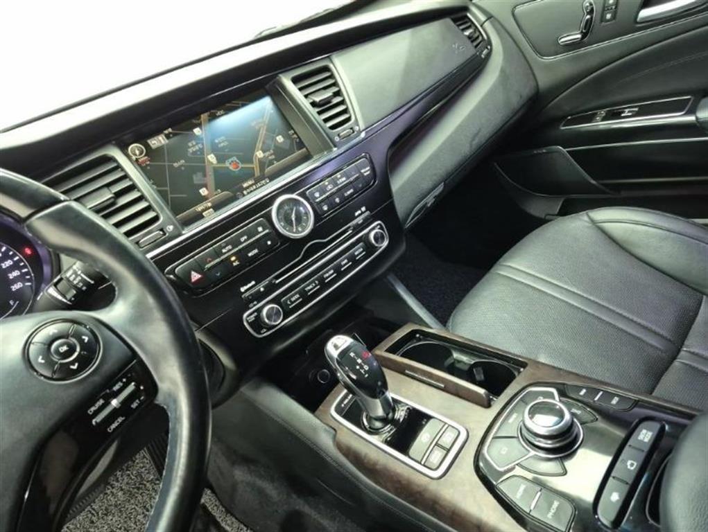KIA K9 - Vista 10