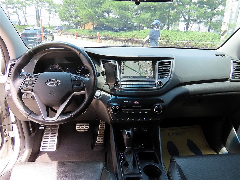 HYUNDAI Tucson - Vista 7