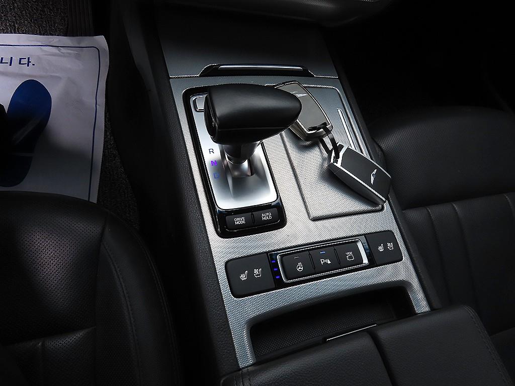 Genesis G80 - Vista 10