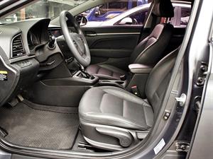 HYUNDAI Avante - Vista 10