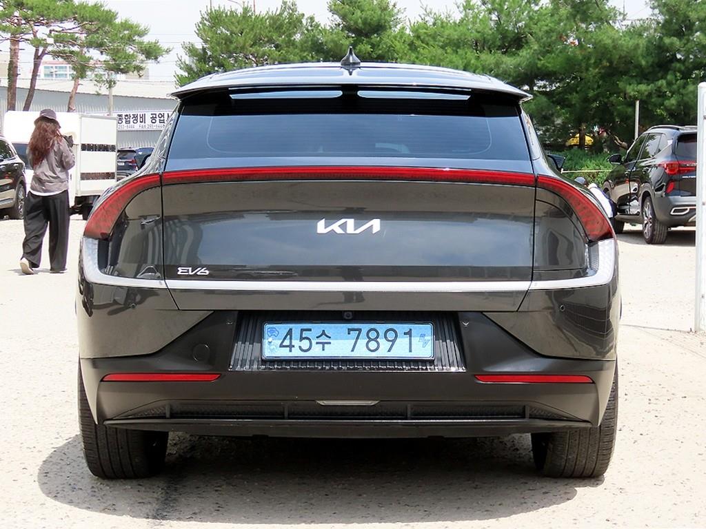 KIA EV6 - Vista 4