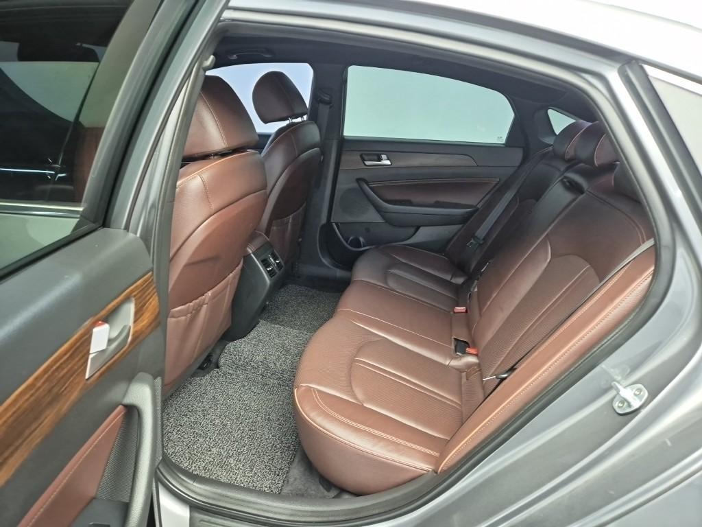 HYUNDAI Sonata - Vista 12