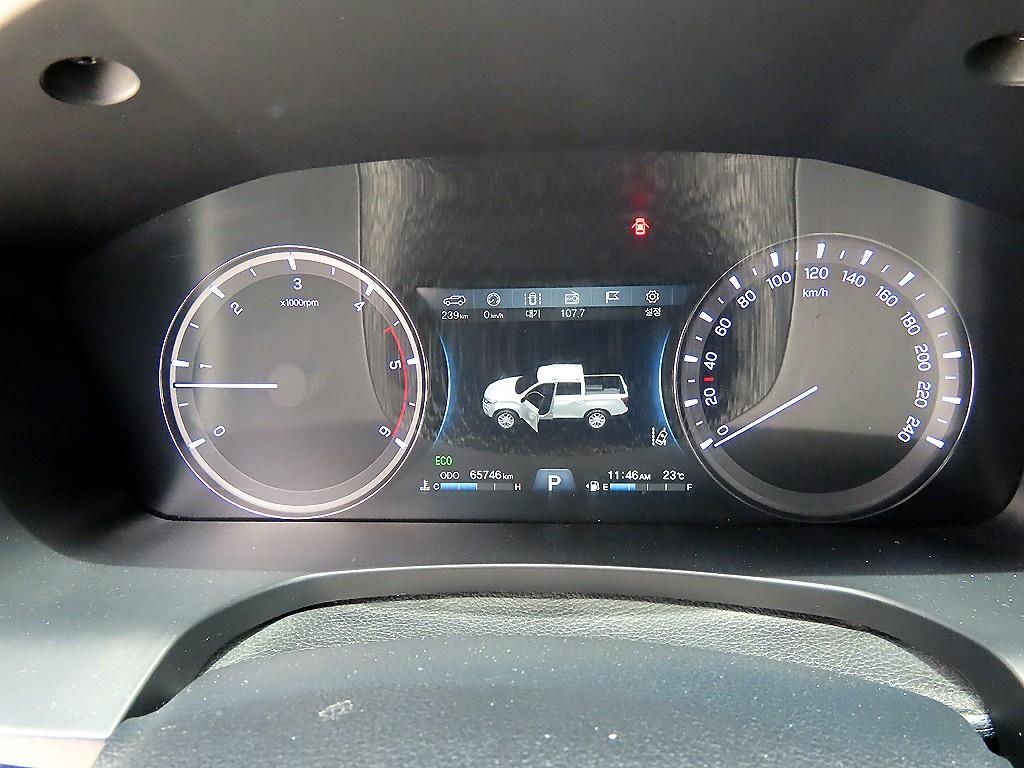 Ssangyong Rexton - Vista 9
