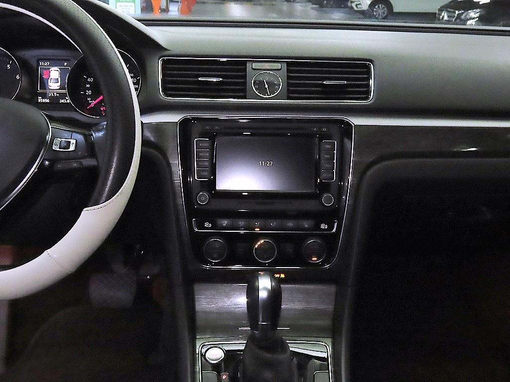 Volkswagen Passat - Vista 11