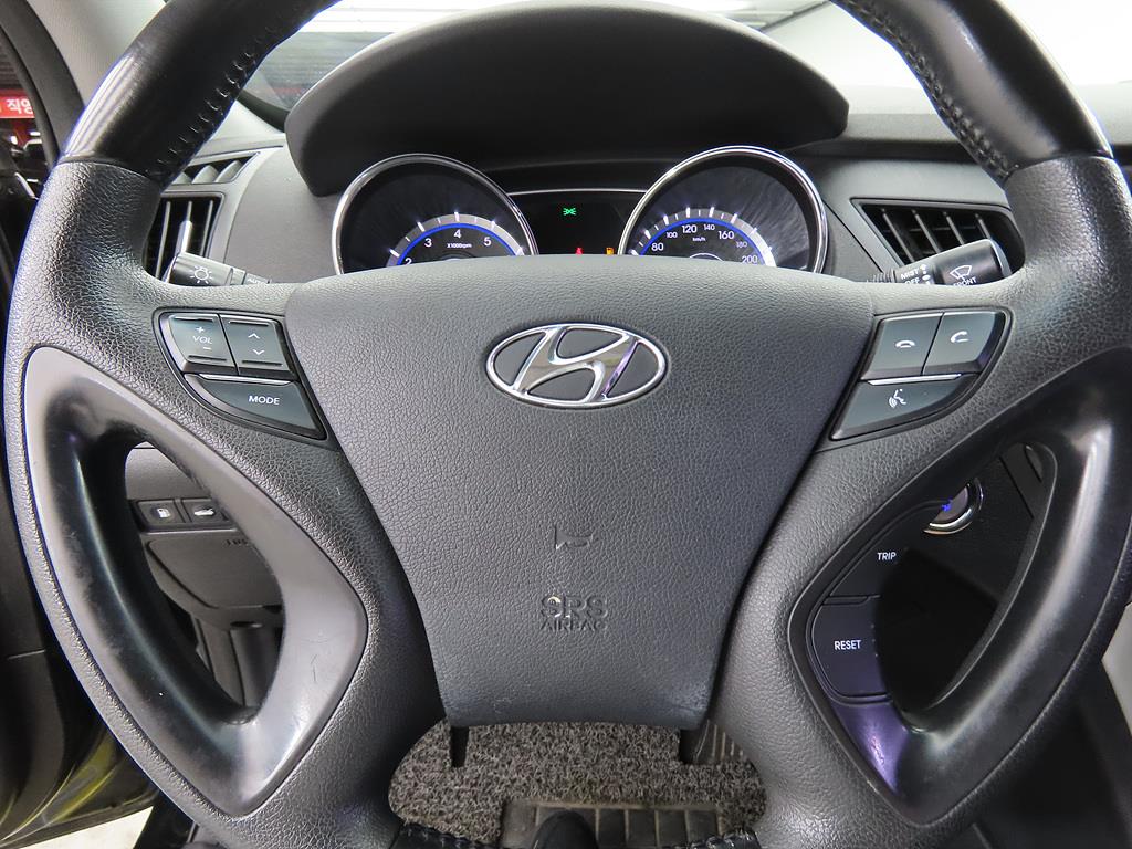 HYUNDAI Sonata - Vista 12