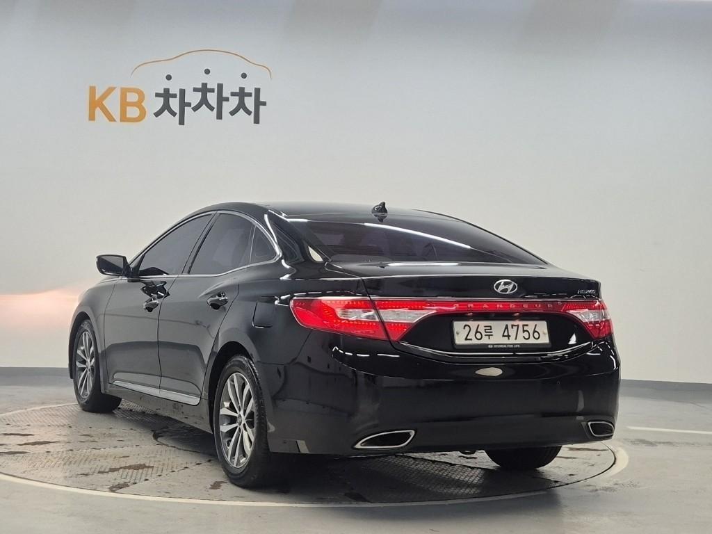 HYUNDAI Grandeur - Vista 2