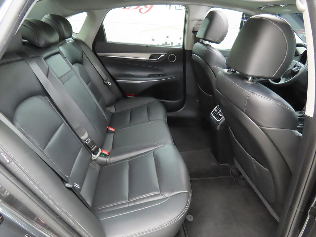 HYUNDAI Grandeur - Vista 7