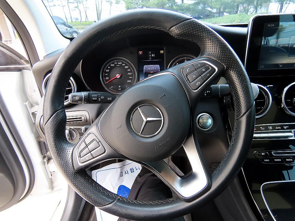Mercedes Benz GLC Class - Vista 8