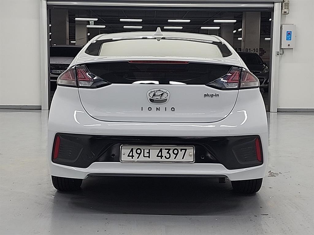 HYUNDAI Ioniq - Vista 4