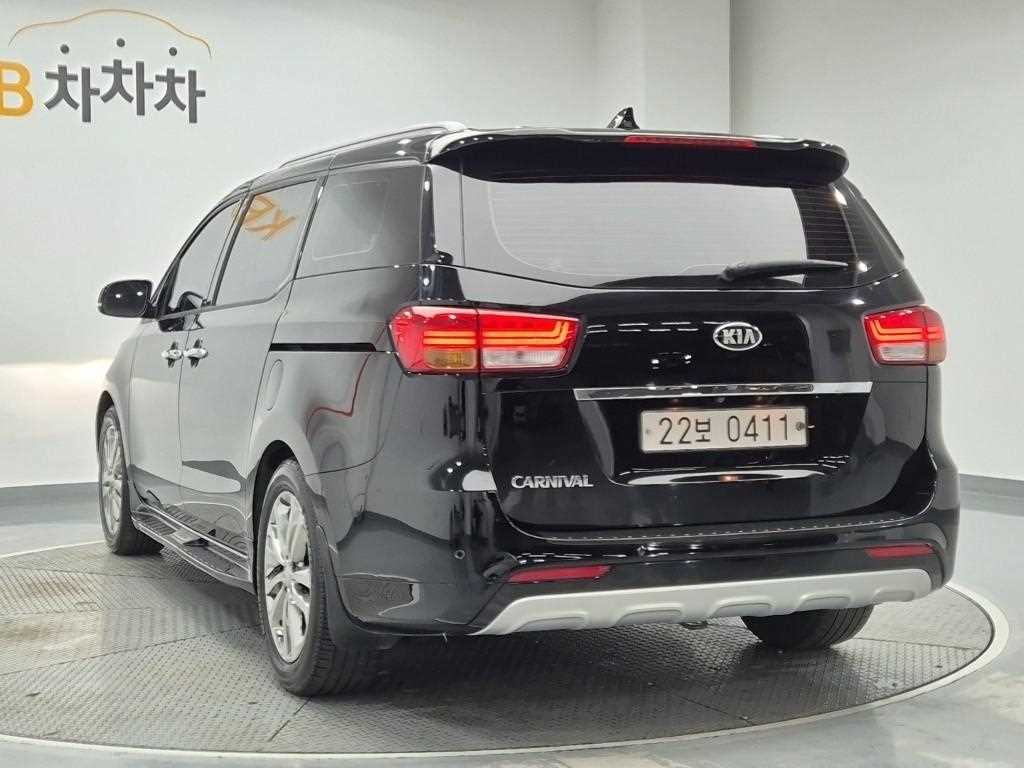 KIA Carnival - Vista 2