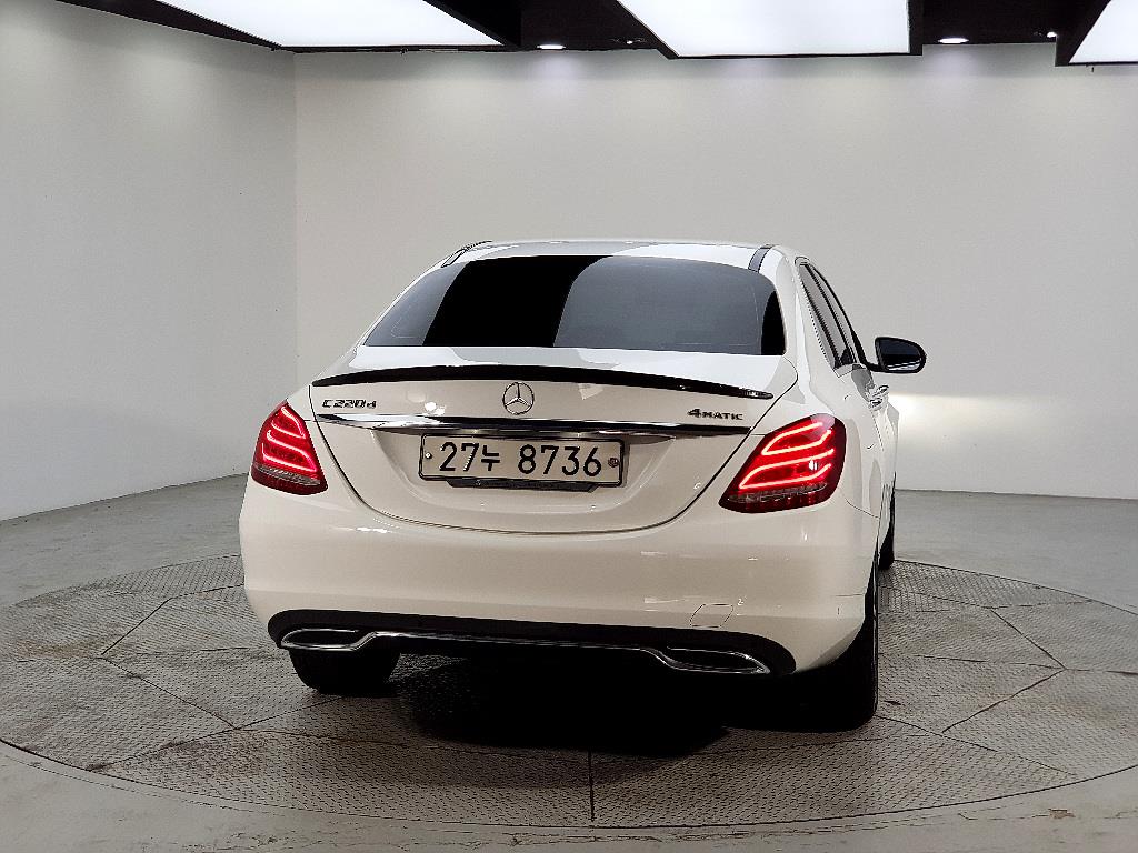 Mercedes Benz C Class - Vista 3