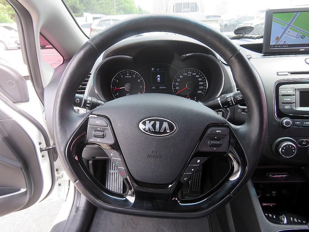 KIA K3 - Vista 8